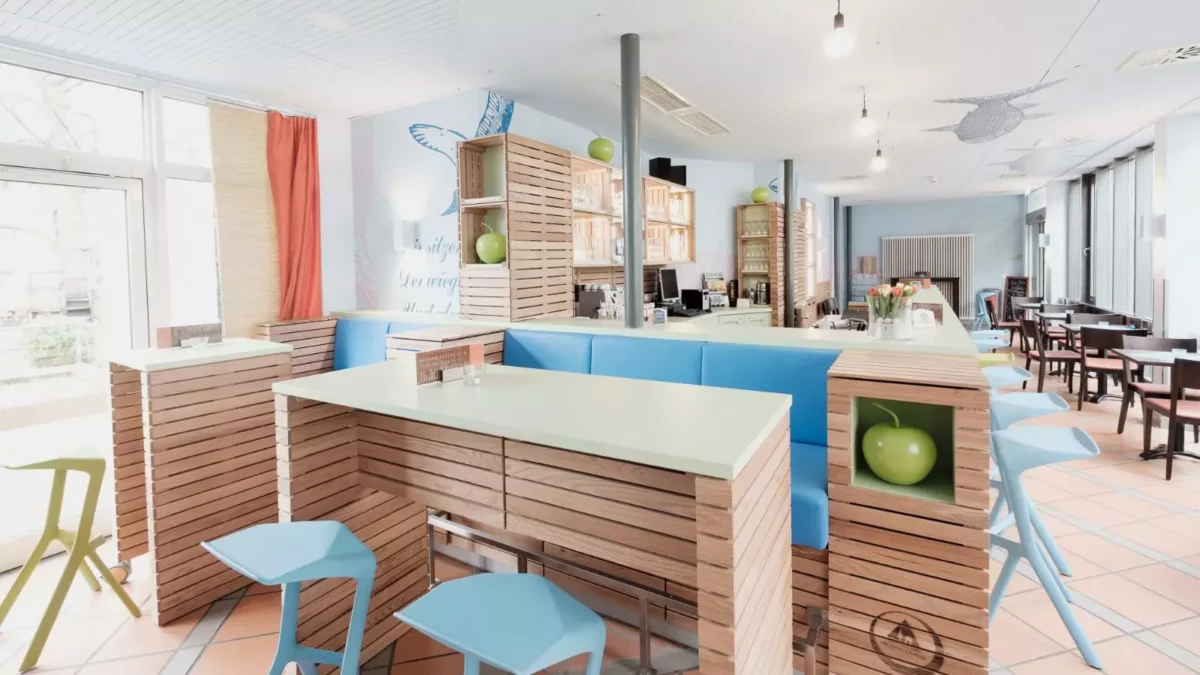 008_buehne_gross-webp