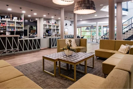 002_buehne_gross-webp