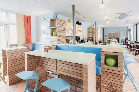 008_buehne_gross-webp