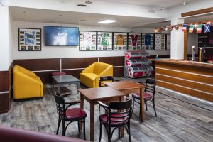 BrownsSportsResort-bar&restaurant-inside-01