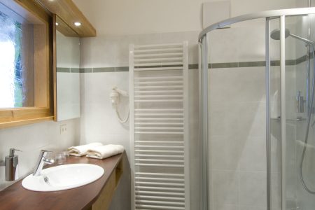 Martinerhof Hopfen Badezimmer