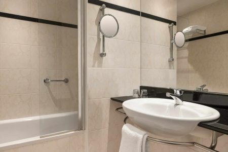 Vienna House by Wyndham Thuringer Hof Eisenach - Standard Bathroom - 1559009