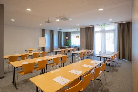jufa-hotel-vulkanland-seminarraum-links-1536x1024.jpg