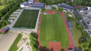 Moderner Sportplatz beim Fussball Trainingslager Allgaeu