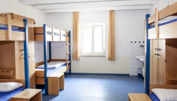 Modernen Mehrbettzimmer im Fussball Trainingslager Allgaeu