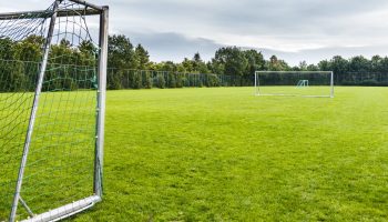 Rasentrainingsplatz Fussball Trainingslager an der Aller