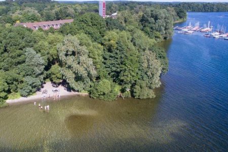 nach den Trainingseinheiten an den Badestrand Plöner See