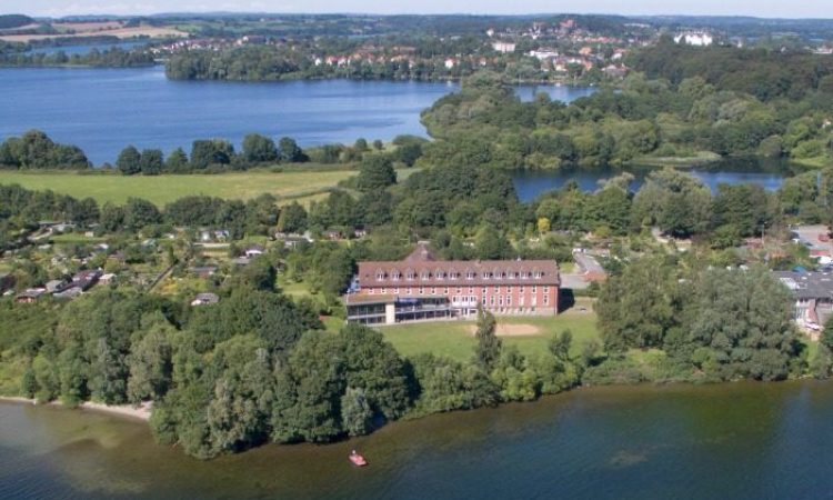 wunderschöne Unterkunft direkt am See in Plön