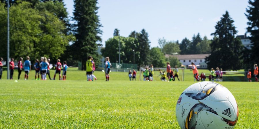 Rasenplatz Sporthotel Mittelhessen Fussball Trainingslager